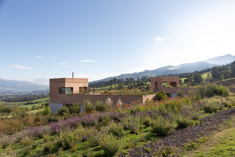 Residential Architecture in Ecuador: 8 Contemporary House Projects That Respect Their Natural Surroundings - Image 10 of 28