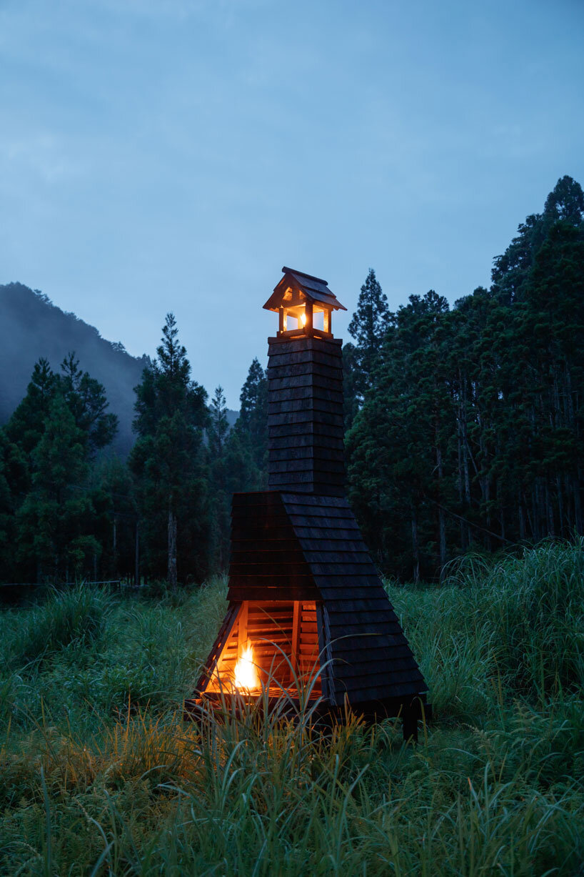 burned cedar shingles clad slender tea pavilion in kyoto by 2m26 and onomiau