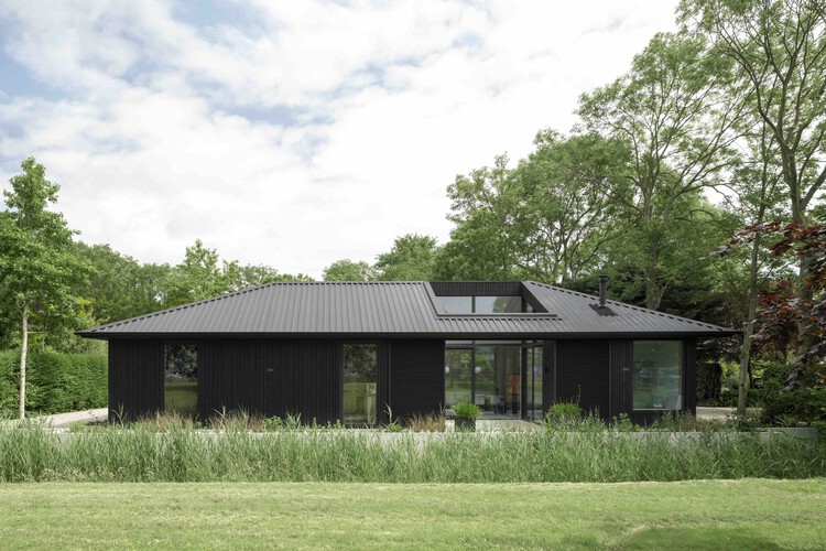 Senior Shelter / i29 architects - More Images