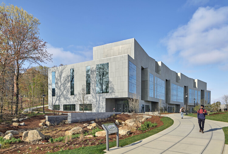Science Research Center University of Connecticut / Payette - More Images