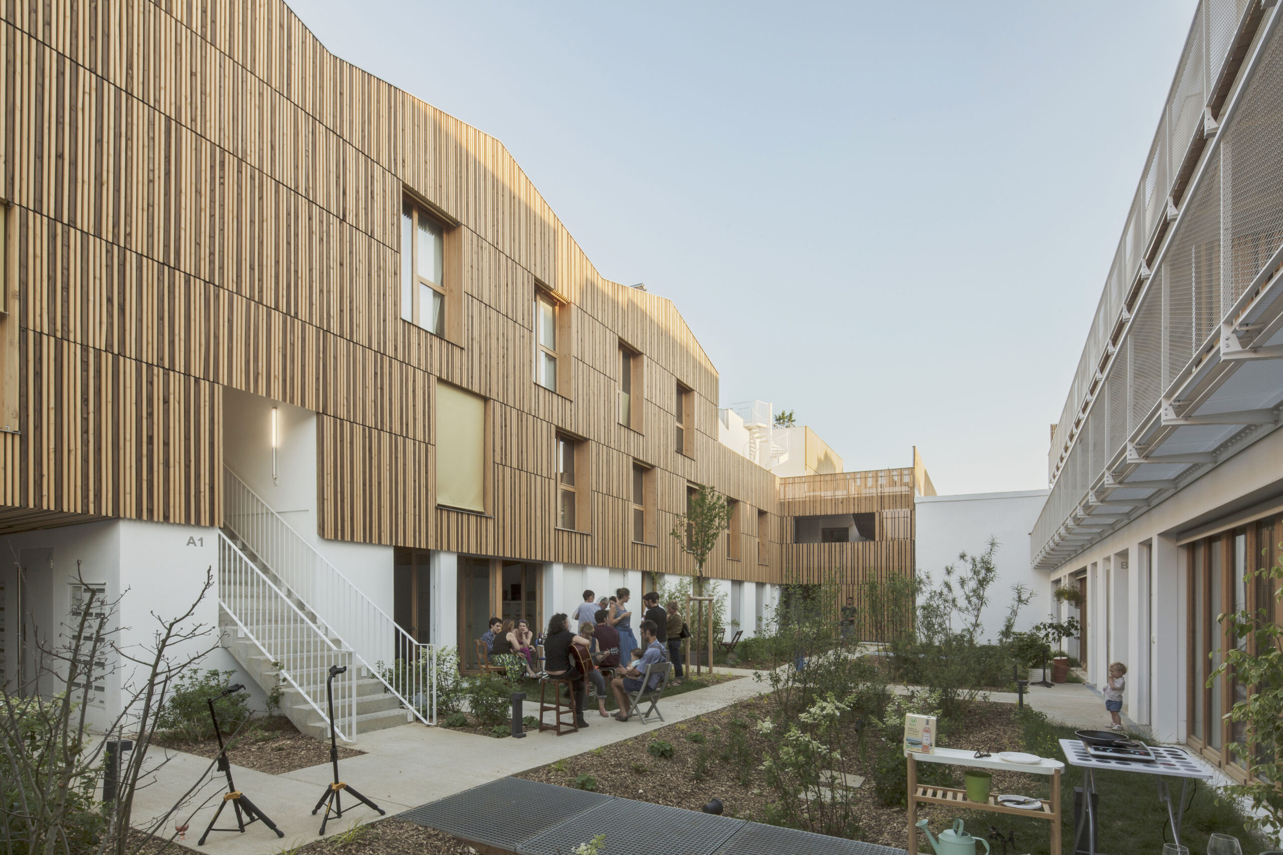 PARTICIPATORY HABITAT IN MONTREUIL - NZI Architectes - architizer