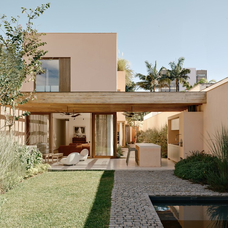 Praça House / Felipe Hess Arquitetos - More Images