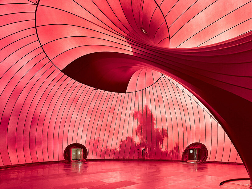 anish kapoor and arata isozaki's inflatable 'ark nova' concert hall returns in switzerland