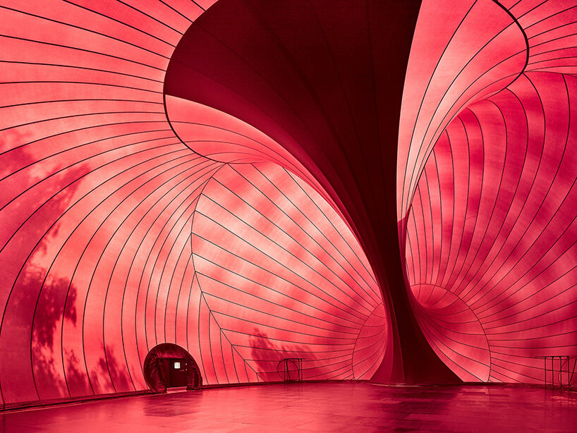 anish kapoor and arata isozaki's inflatable 'ark nova' concert hall returns in switzerland