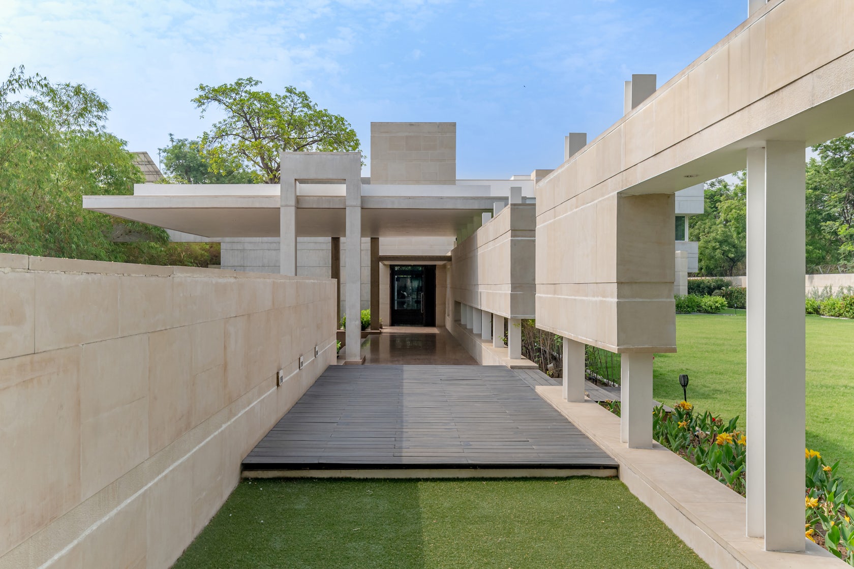 © INI Design Studio