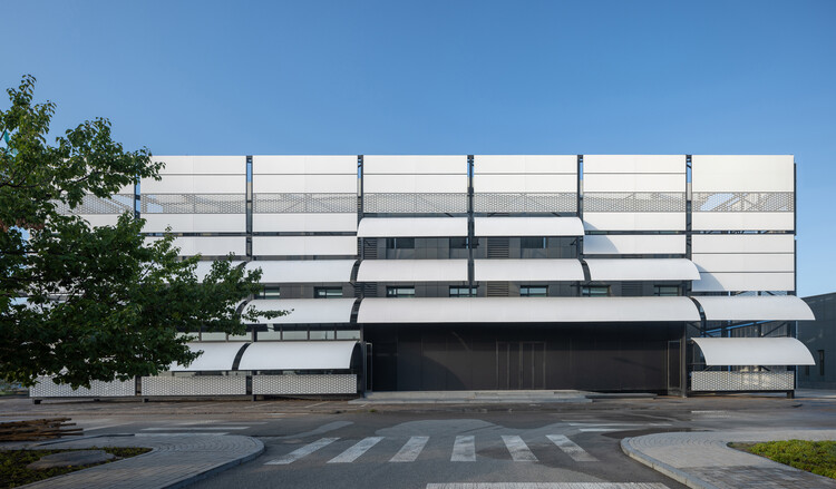 Cashmere Tech Center / waa - More Images